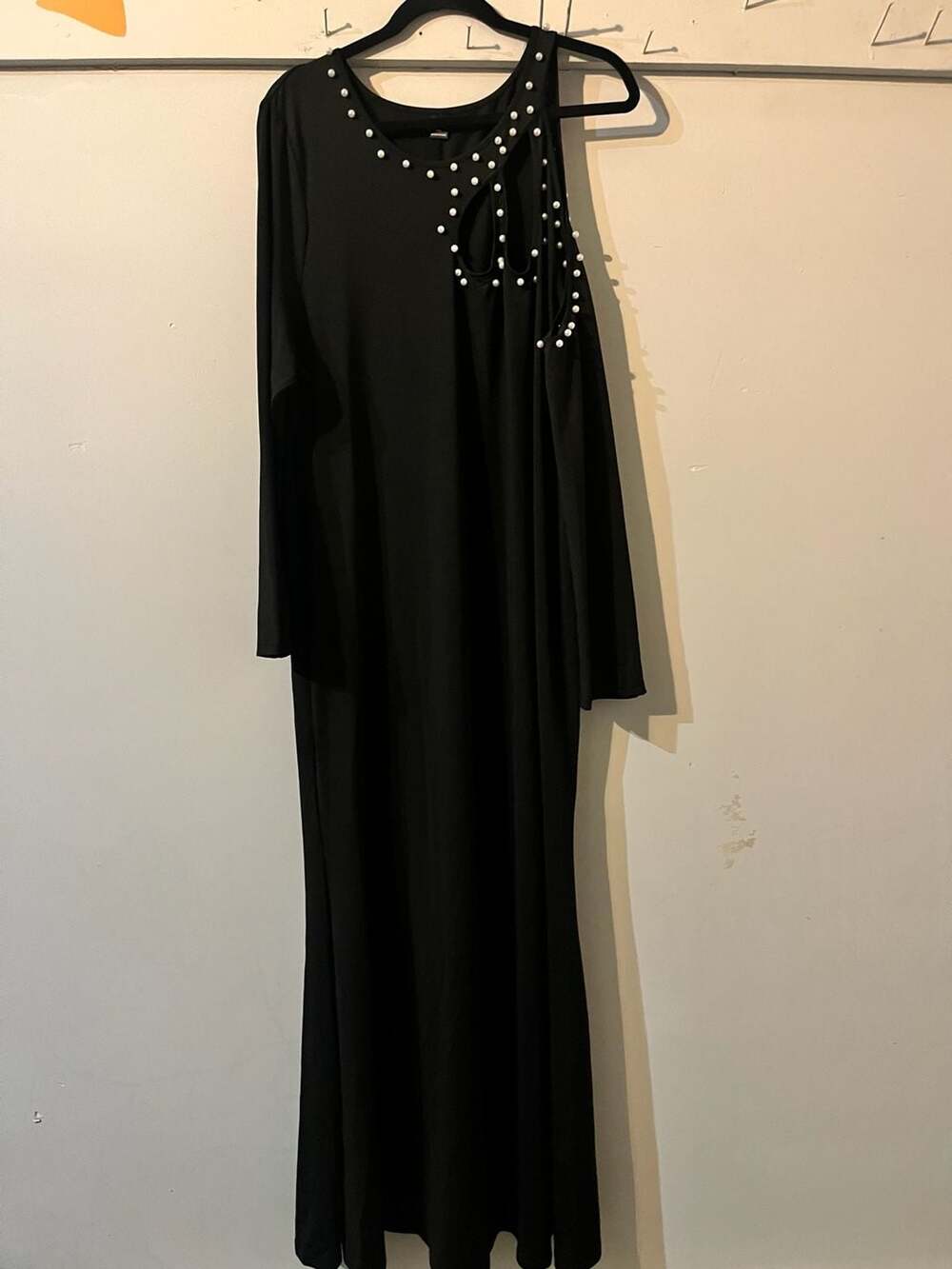 009-0035 SHEIN Curve Pearl Embellished Cutout Detail Long Sleeve ball gown